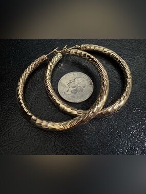 Fashion Jewelry Twisted Ribbed Hoop Earrings - Gold